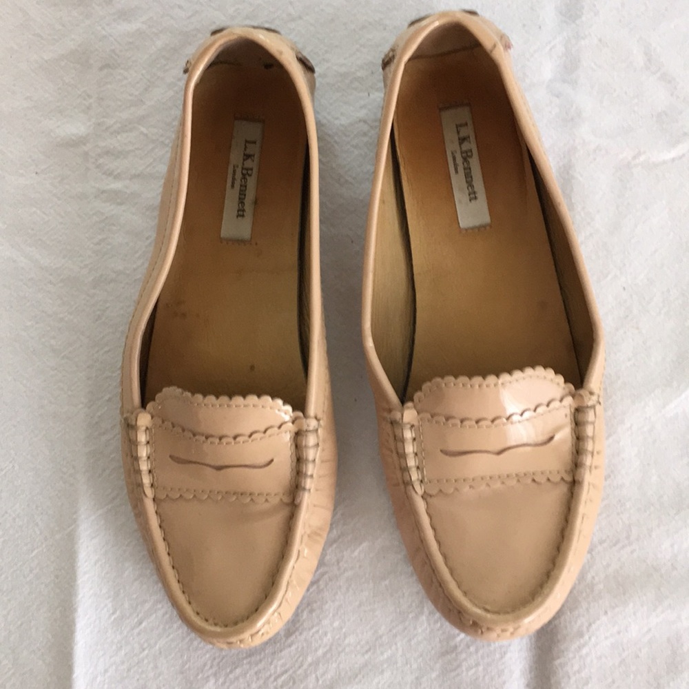 L.K. Bennett blush patent loader moccasins sz 39